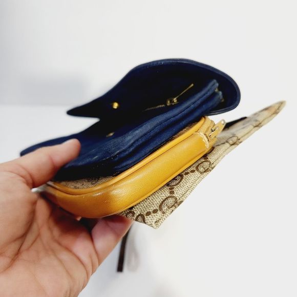 2 Authentic Vintage gucci 80s rare pouches bags clutches pieces - Picture 4 of 16